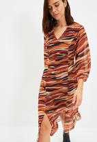 Trendyol - Slit patterned dress - brown
