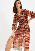 Trendyol - Slit patterned dress - brown