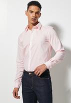 Superbalist - Jos slim stretch shirt - pink