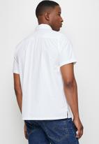 Lark & Crosse - Regular fit oxford short sleeve shirt - white