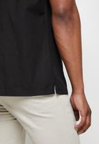 Lark & Crosse - Regular fit oxford short sleeve shirt - black