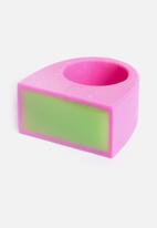 Pina Jewels - Resin block ring - pink/green