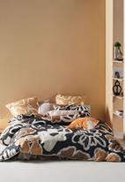 Linen House - Hazel duvet cover set - caramel