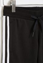 adidas Originals - Shorts - black & white