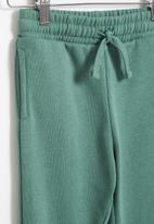 Cotton On - Marlo trackpant - turtle green/ skate of mind