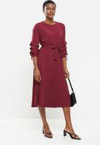 Stella Morgan - Pleated skirt maxi dress - burgundy