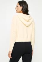 Jacqueline de Yong - Stine long sleeve short hood pullover knit - cream 