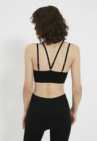 Trendyol - Seamless strap detailed sports bra - black