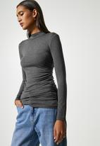 Superbalist - Rolled neck ruched top - charcoal