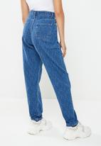 Missguided - Nibble riot mom jean - blue