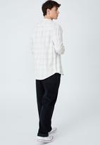 Cotton On - Camden long sleeve shirt - ecru check