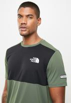 The North Face - Ma hybrid short sleeve tee -  green & black 