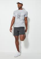 Superbalist - Slim fit pattern sports tee - grey 