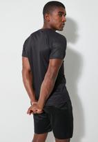 Superbalist - Slim fit pattern sports tee - black