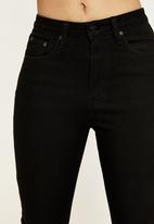 Supré  - Stretch flare jean - black