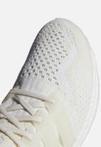 adidas Performance - Ultraboost 5.0 dna - chalk white/chalk white/ftwr white