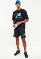 New Balance  - NB Athletics Amplified Logo Tee - Black