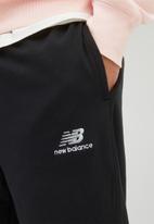 New Balance  - NB Essentials uni-ssentials jogger - black