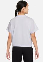 Nike - G nsw tee essential short sleeve boxy  - football grey