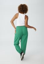 Cotton On - Curve classic trackpant - vintage green