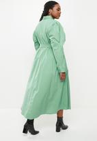 AMANDA LAIRD CHERRY - Plus formosa dress - sage poplin
