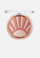 essence - Kissed by the Light Illuminating Powder - Star Kissed