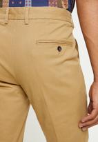 Jonathan D - Parker Classic Fit Chinos  - Sand