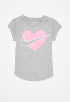 Nike - Nkg nike core heart short sleeve tee - dark grey heather