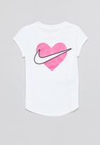 Nike - Nkg nike core heart short sleeve tee - white