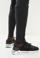 Under Armour - Curry Joggers - Black