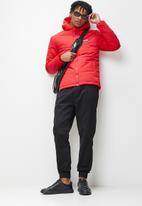 STYLE REPUBLIC - Heavyweight hooded puffer jacket - red