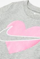 Nike - Nkg nike core heart short sleeve tee - grey