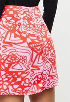 Glamorous - Abstract print mini skirt - pink & red 