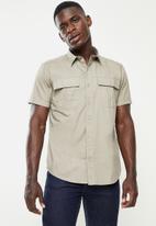 JEEP - Short sleeve safari shirt with back vent - khaki