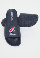 Superdry. - Core pool slide - eclipse navy