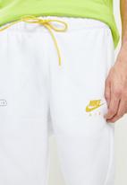 Nike - NSW Air Brushed Back Fleece Jogger - White
