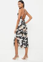 Missguided - Cowl cami midaxi dress floral - black
