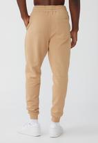 Cotton On - Active (trippy) track pant - light camel