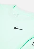 Nike - Nkb hbr nike sleeves - mint foam