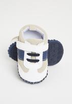 POP CANDY - Baby boys soft sneaker - white & navy