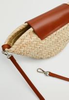 MANGO - Leather flap raffia bag - brown 
