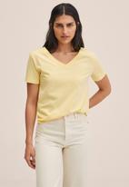 MANGO - T-shirt chalapi - yellow
