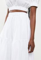 Glamorous - Tiered midi skirt coord - white