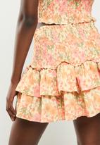 Glamorous - Vintage floral printed tiered mini skirt - multi