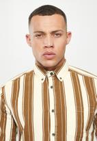 Only & Sons - Onsbryce long sleeve reg stripe twill shirt - white & brown