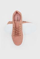 Superbalist - Dakota perforated quarter sneaker - pink