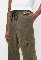 STYLE REPUBLIC - Slim tapered elastic cargo pant - dark green