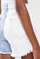 Trendyol - Color block tasseled denim shorts - blue & white