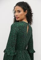 edit - Frilly knit fit & flare midi - bottle green animal