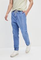 Superbalist - Blaze slim denim jogger jeans - light blue